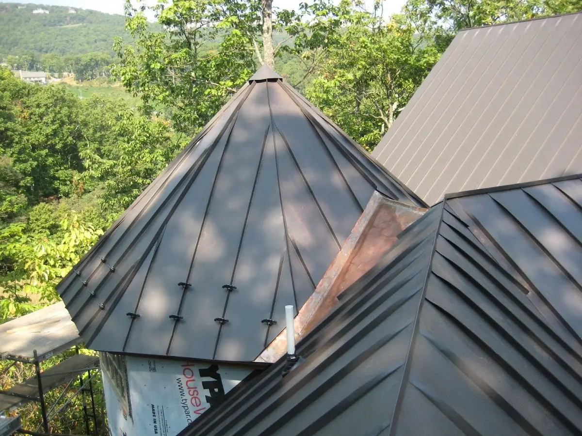 Professional Shingle Replacement & Repair by Craftsman Roofing in North Hempstead